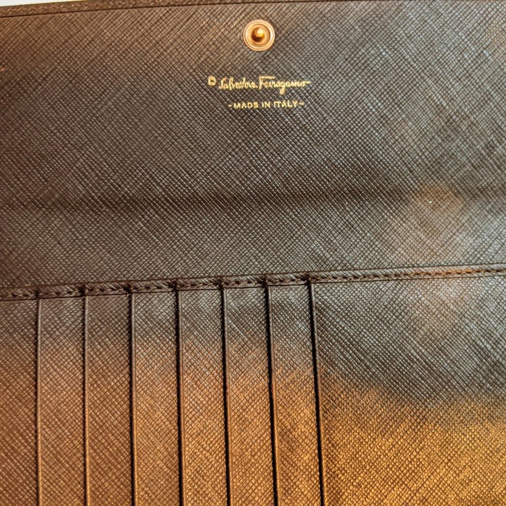 Salvatore Ferragamo Vara Bow Wallet - Picture 3 of 5